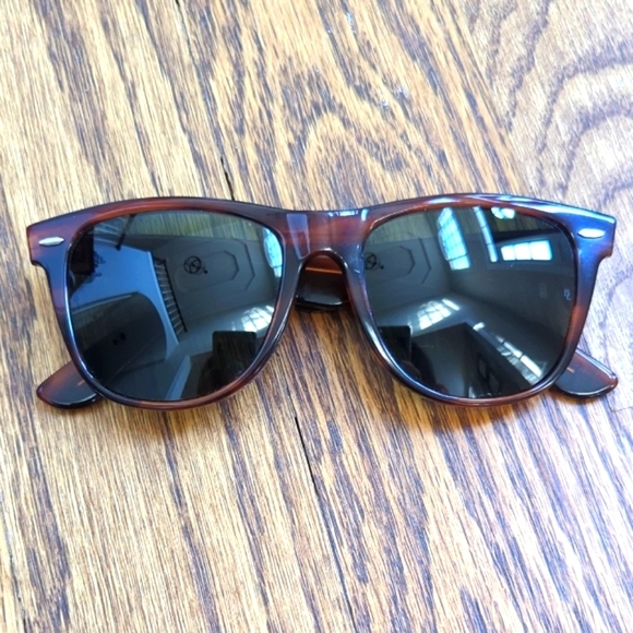 Vintage Ray-Ban Wayfarer II Tortoise Frames Gray Lenses Sunglasses Classic - Picture 1 of 10